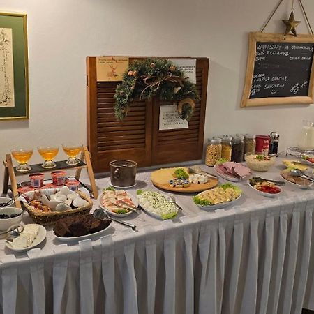 Pensjonat Akacja Kudowa-Zdrój Kültér fotó